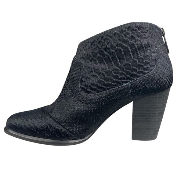UGG Women’s Charlotte Black Snakeskin Embossed Ankle Boot Size US 9 - Picture 2 of 12